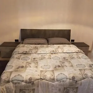 https://lecco-center-rooms.it-lombardy.com